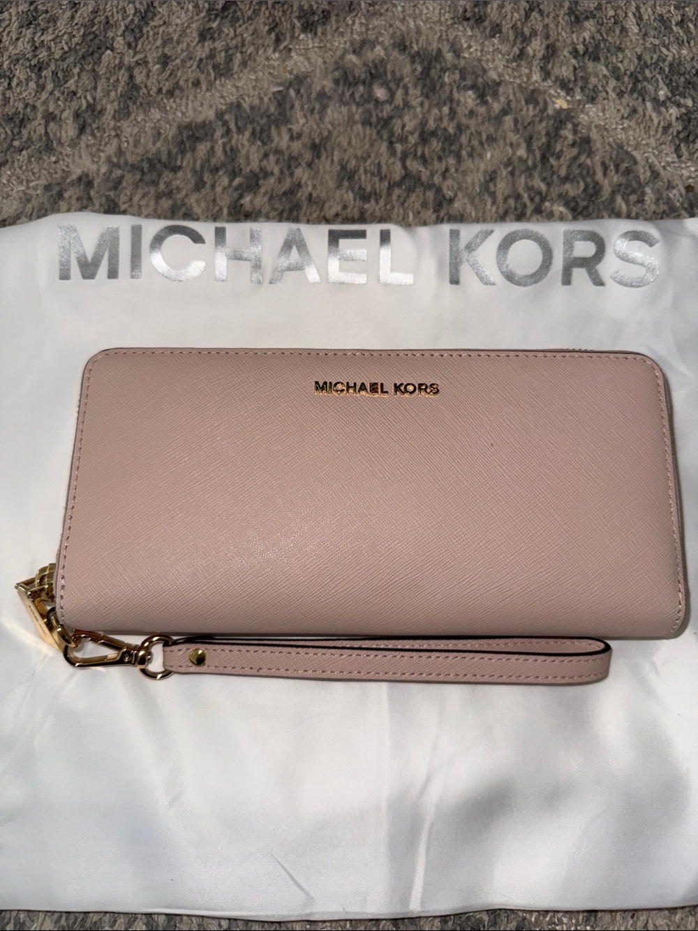 Michael Kors Pale Pink/BlushSaffiano Zip Wristlet Wallet